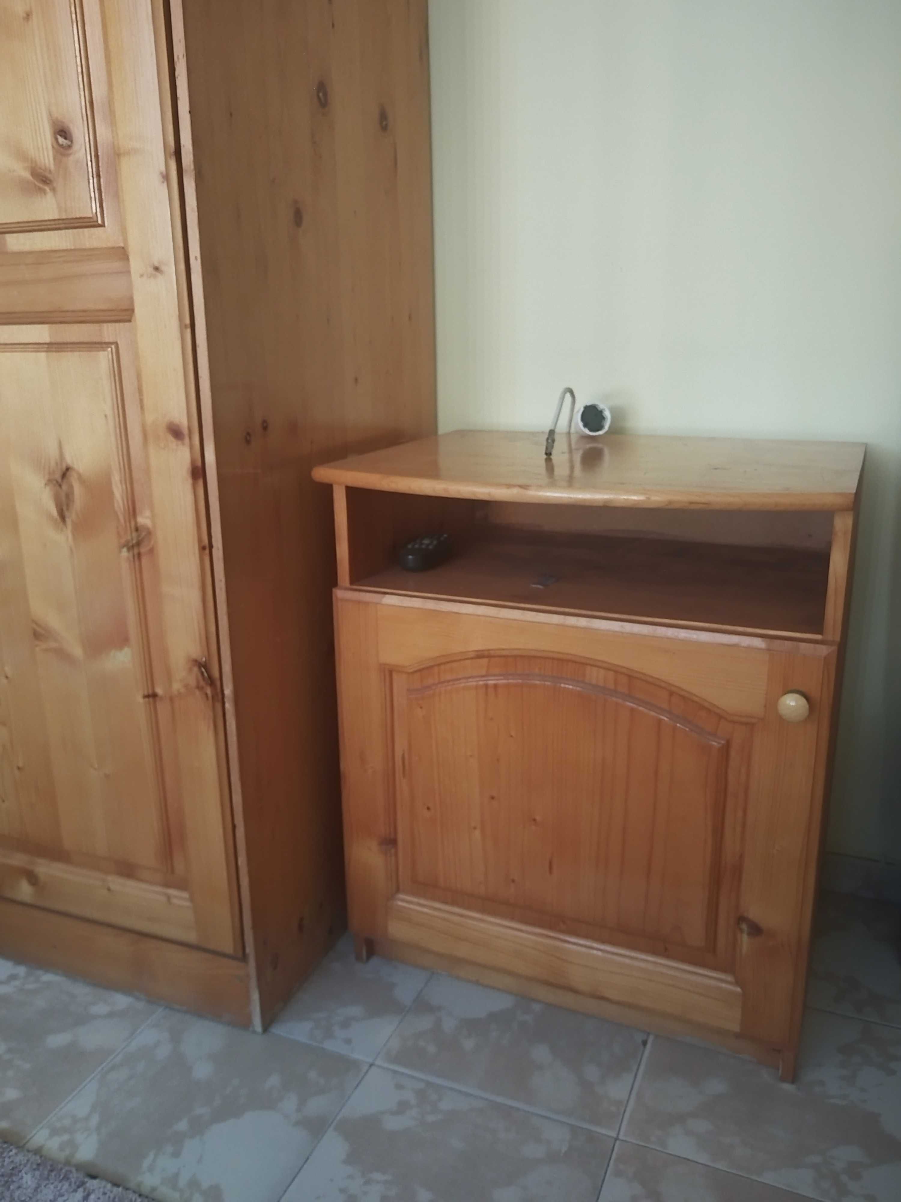 Спалня от масивно дърво