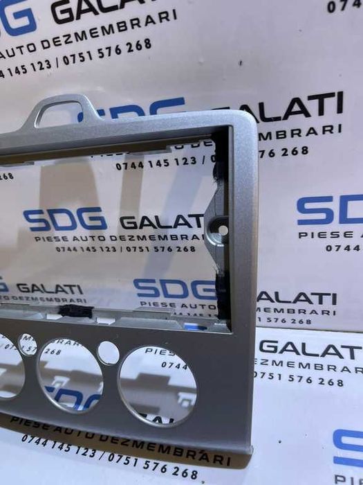 Rama Grila Ornament Consola Centrala Radio Climatronic Ford Focus 2 2004 - 2010 Cod 4M51-18522-ADW