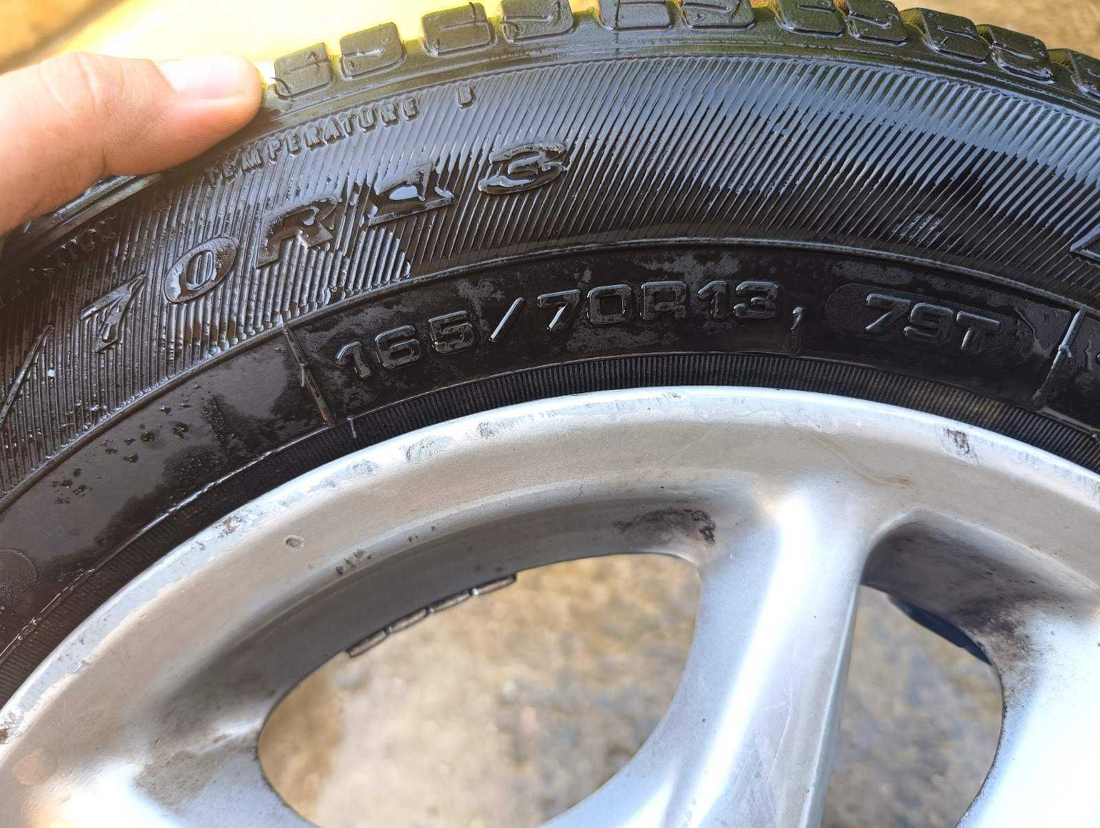 Продавам 4 броя алуминиеви джанти 13" с гуми