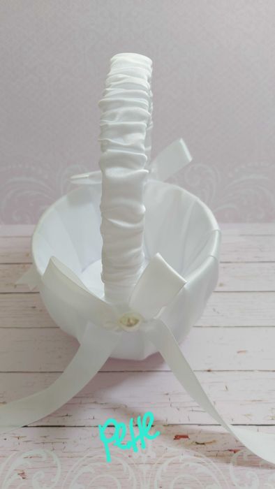 Сватбени аксесоари, кошнички, възглавнички за халки, венчета, гривни