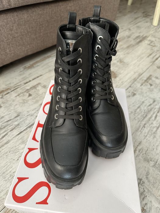 Дамски боти на платформа Guess