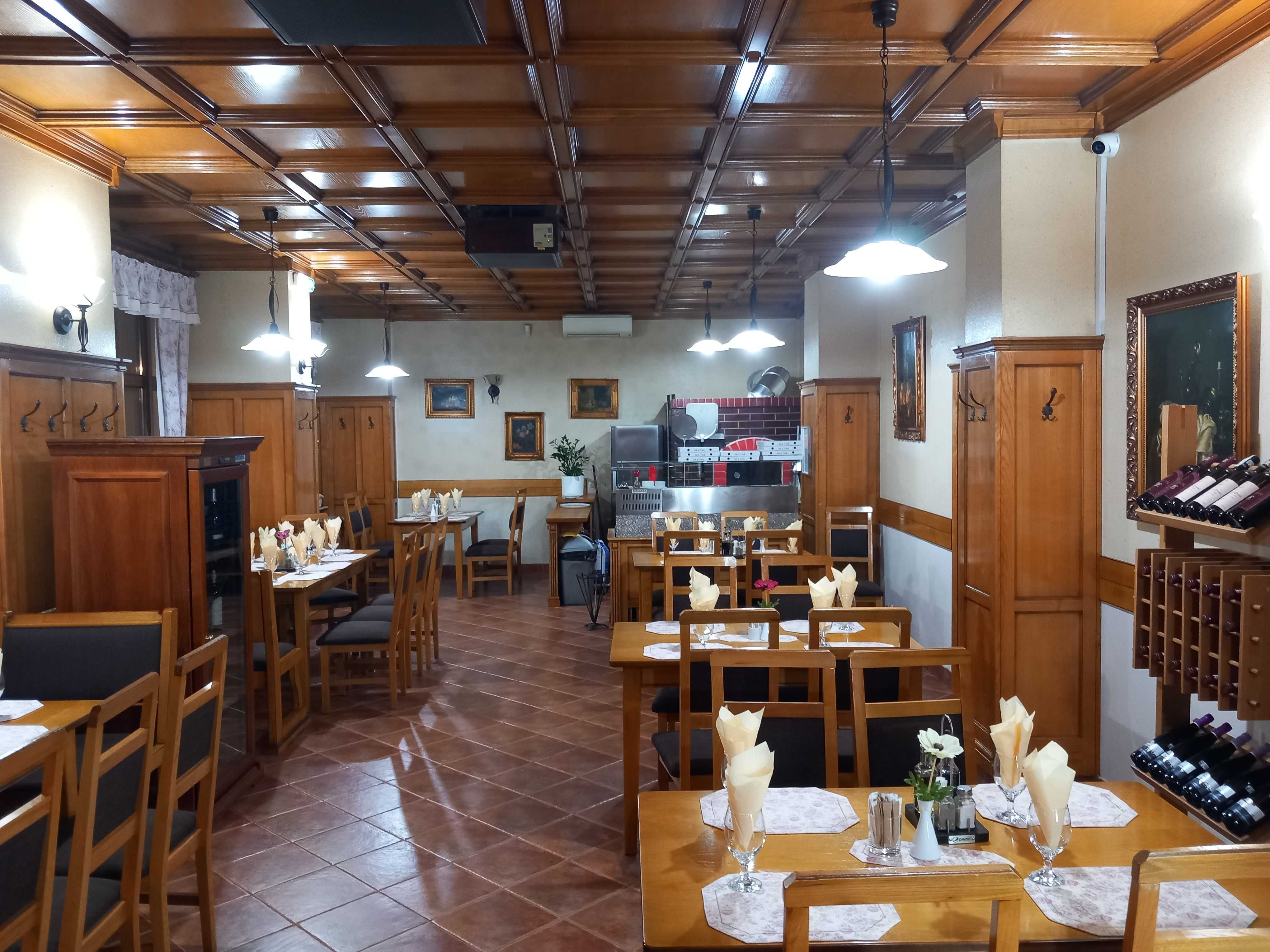 Vindem imobil restaurant