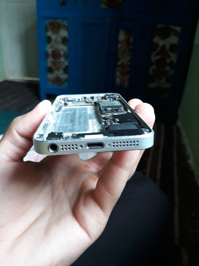Iphone 5 ajoyib holatda qirilmagan legenda