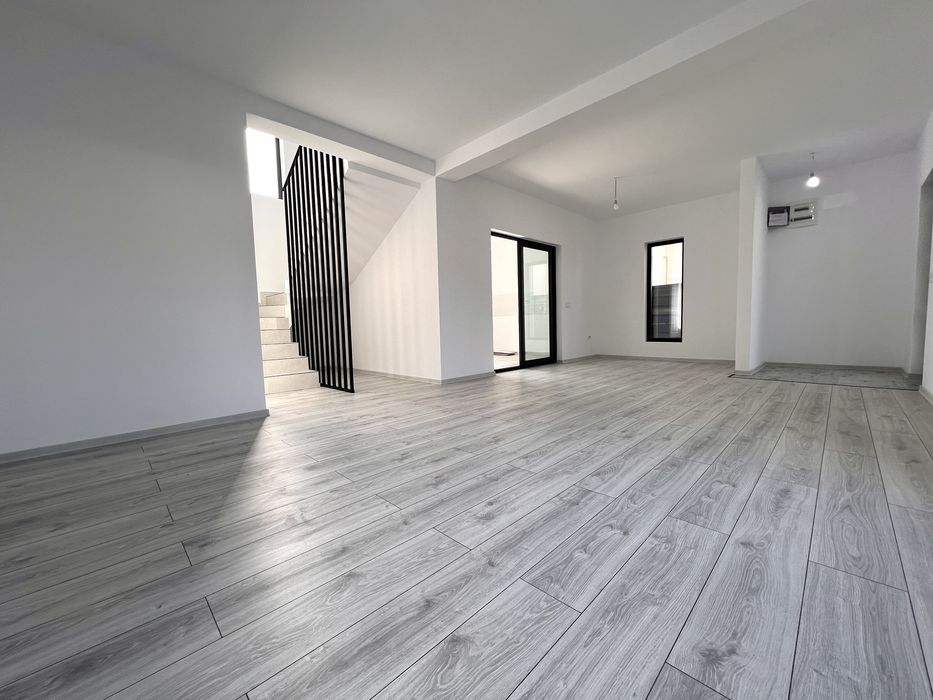 Proprietar/Miroslava/Vorovesti/Canalizare/asfalt