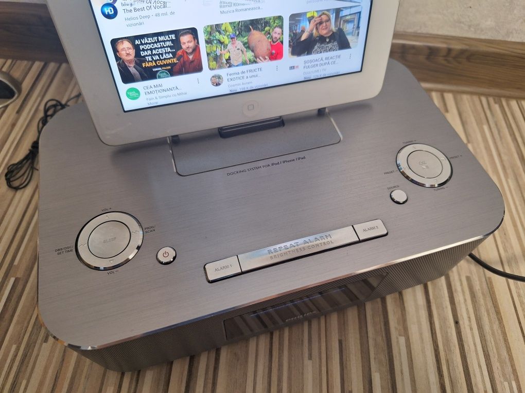 Doc Station Philips + Ipad Apple cu cartela sim.