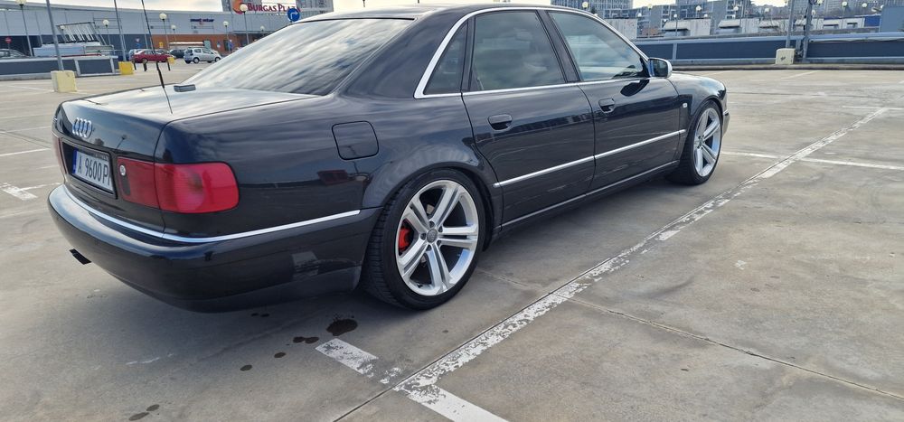 Audi s8 d2  2002