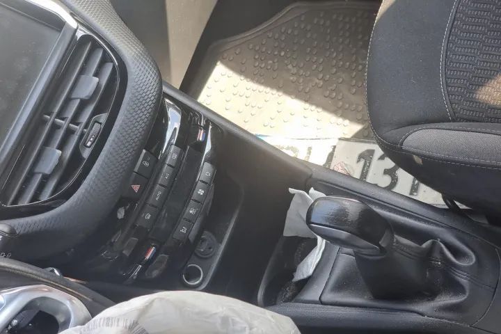 filtru de particule sonda lambda kit pornire calculator ecu Peugeot 208 facelift, an 2016, motor 1.2 VTi HMZ (EB2F) 82cp, dezmembrez piese