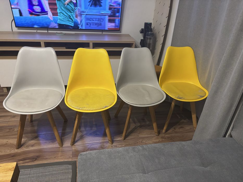 Scaune picioare lemn spatar plastic