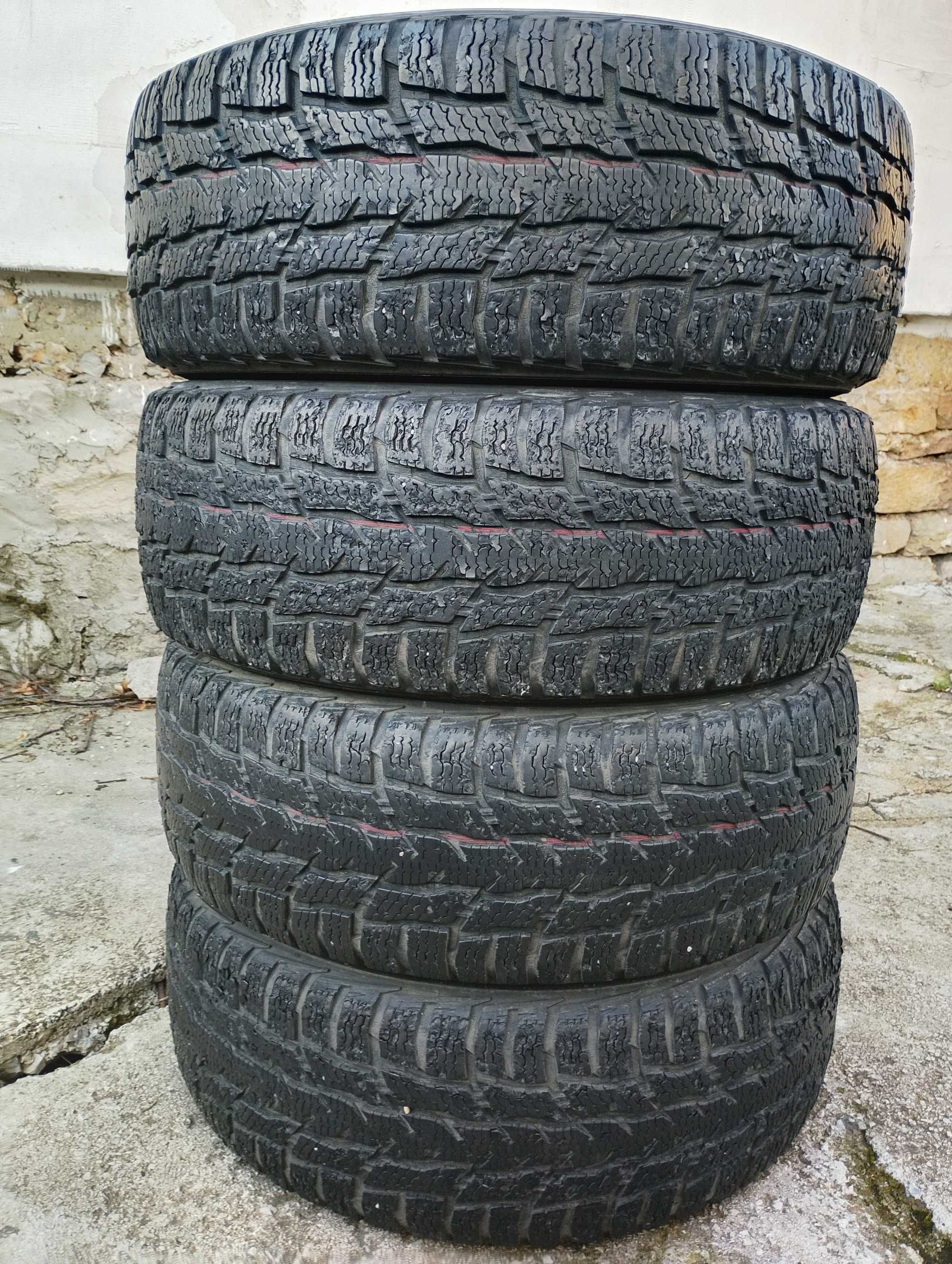 235/65/16 C 4бр.Nokian Зимни гуми Бусови