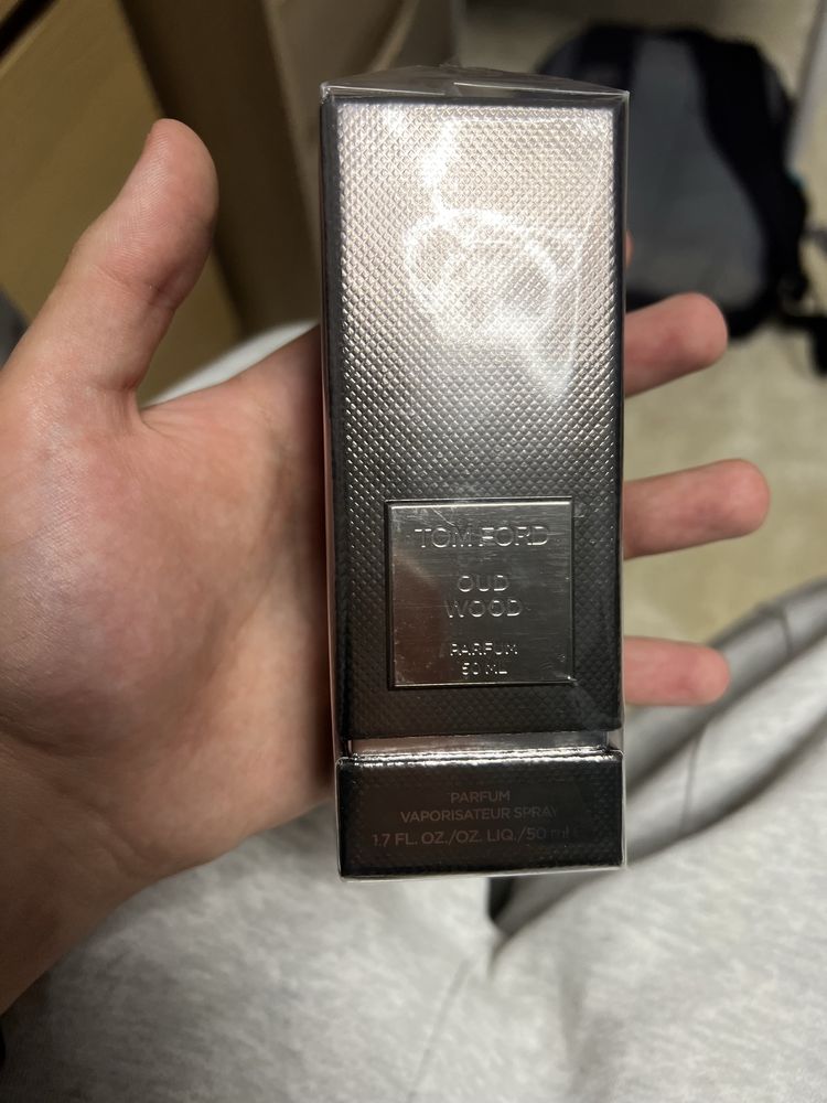 TOM FORD Private Blend Oud Wood Parfum (SIGILAT)