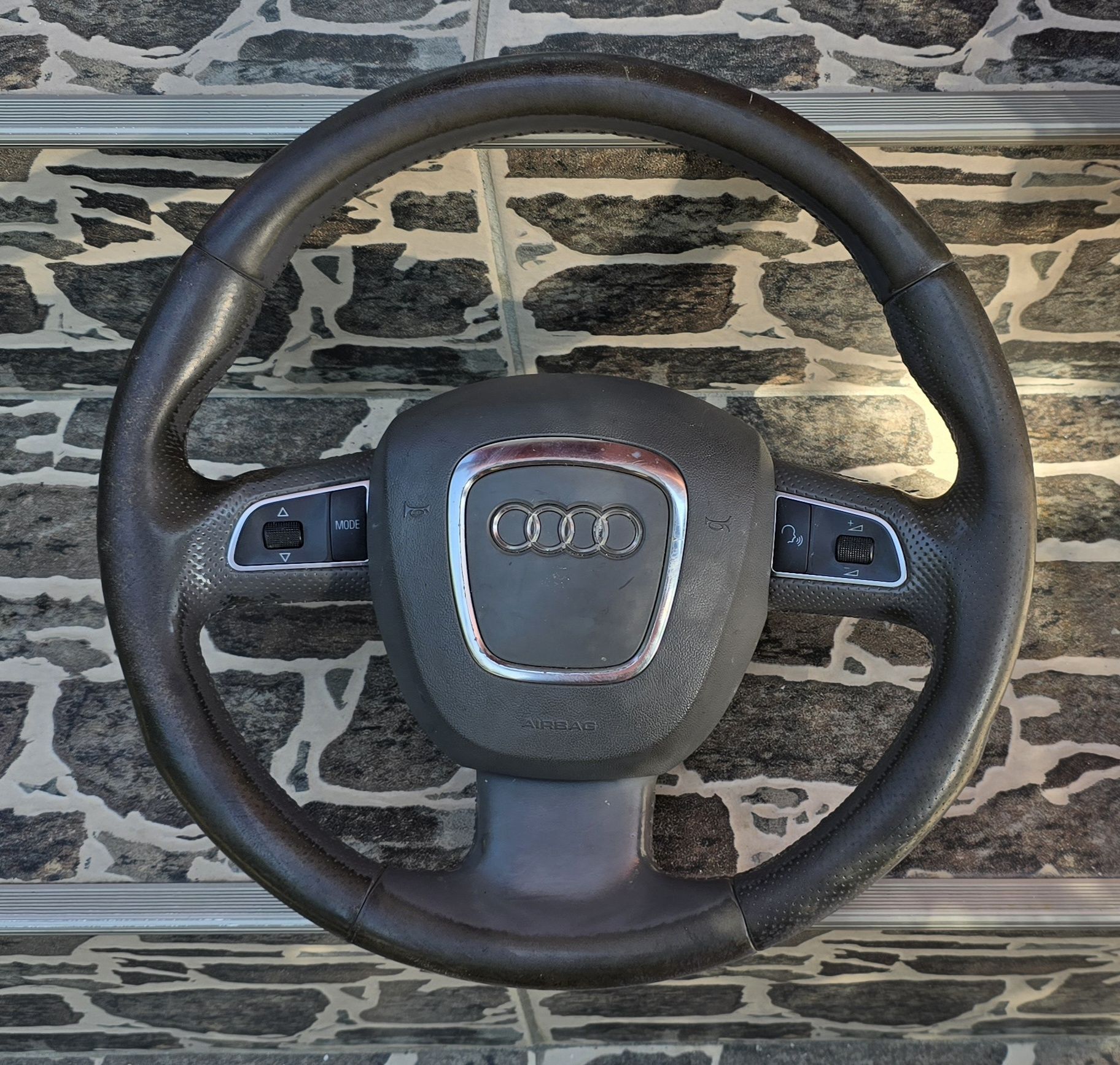 Volan Audi A6 4F facelift în 3 spițe cu airbag inclus