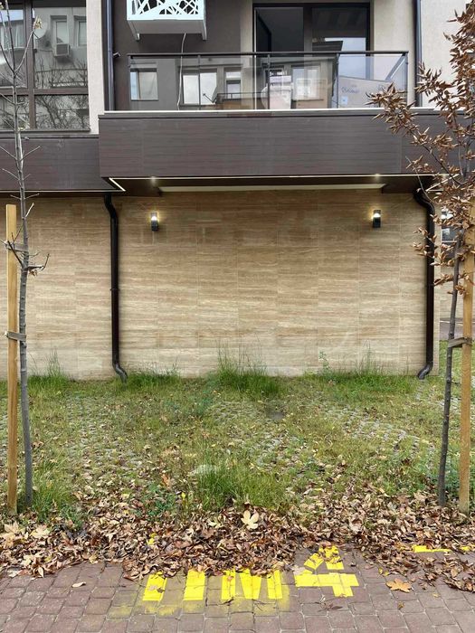 Отдава се под наем 2 броя паркоместа