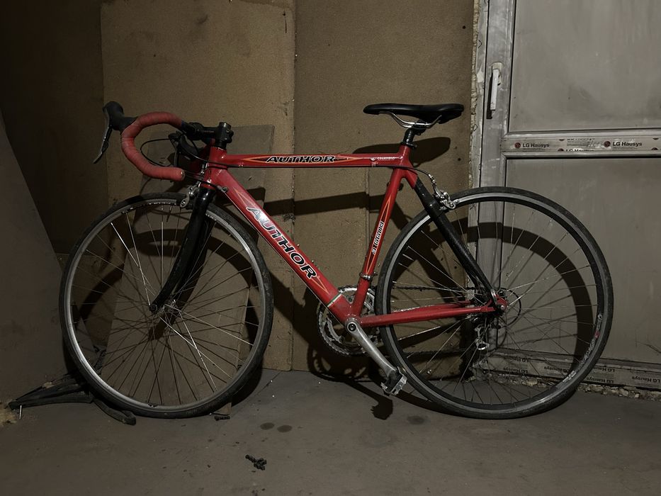 Шоссейный велосипед Outhor