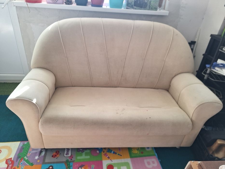 Диван двойка бежав