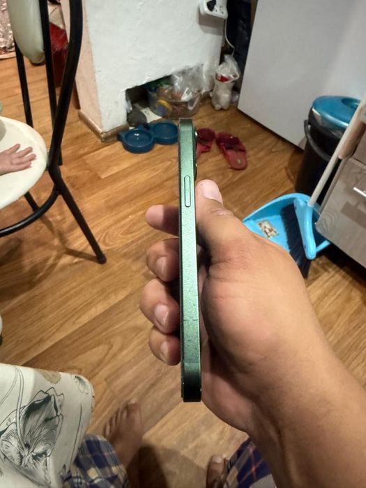 Обменяю айфон 13 на 128 гб самсунг С 23 ультра