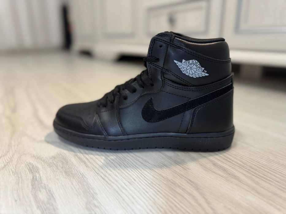 Adidasi AIR Jordan 1 TRIPLE BLACK High | Adidasi Noi Unisex |Model Nou