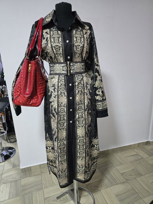 Geanta roșie cu piele lacuita, model superb;