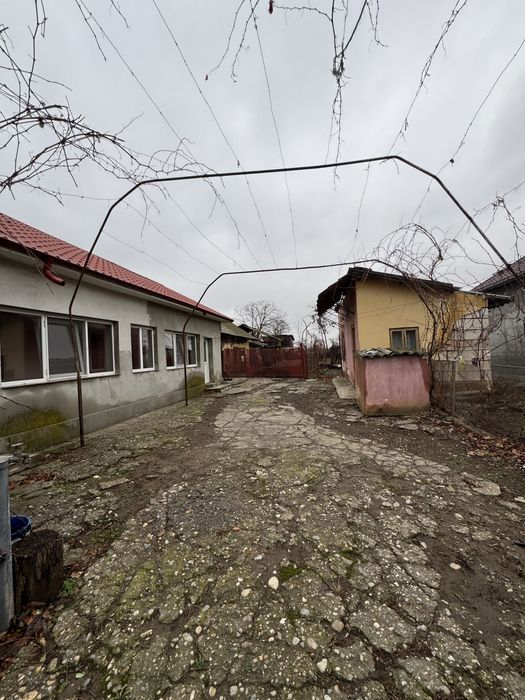 Casă de vânzare în Comuna Drăghiceni