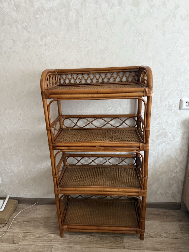 Продам ротанговую полку