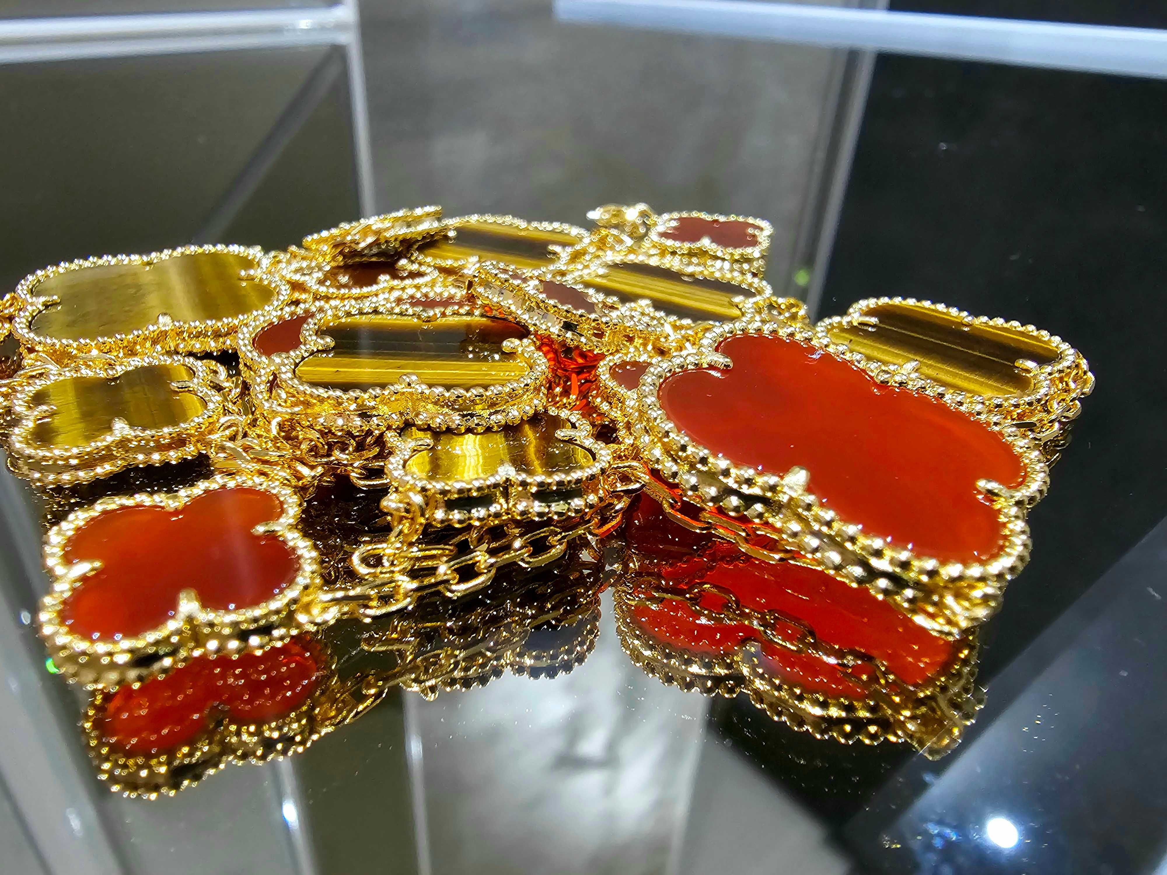 Van Cleef & Arpels VCA Gold Carnelian 16 Motifs Alhambra Дамско Колие