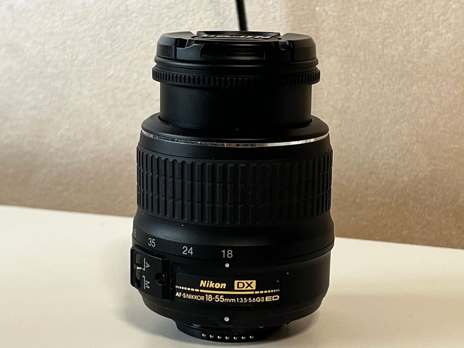 Обектив Nikon AF-S DX Nikkor 18-55mm f/3.5-5.6G ED II
