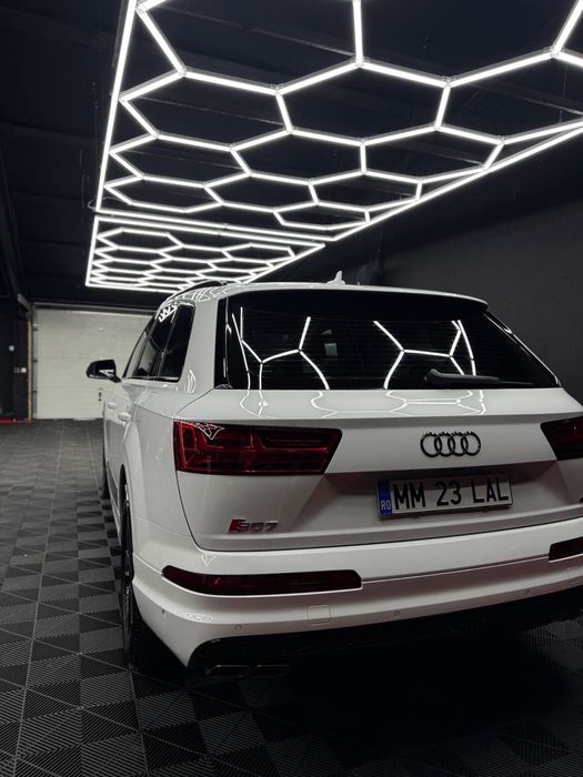 Audi Q7-Etron Plug-in Hybrid