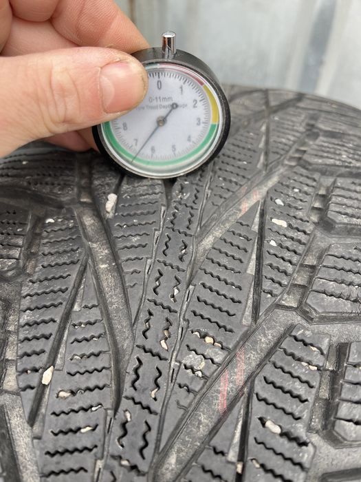 4 anvelope iarna 235/60 R18, Nokian, 6mm profil ramas, DOT 2017