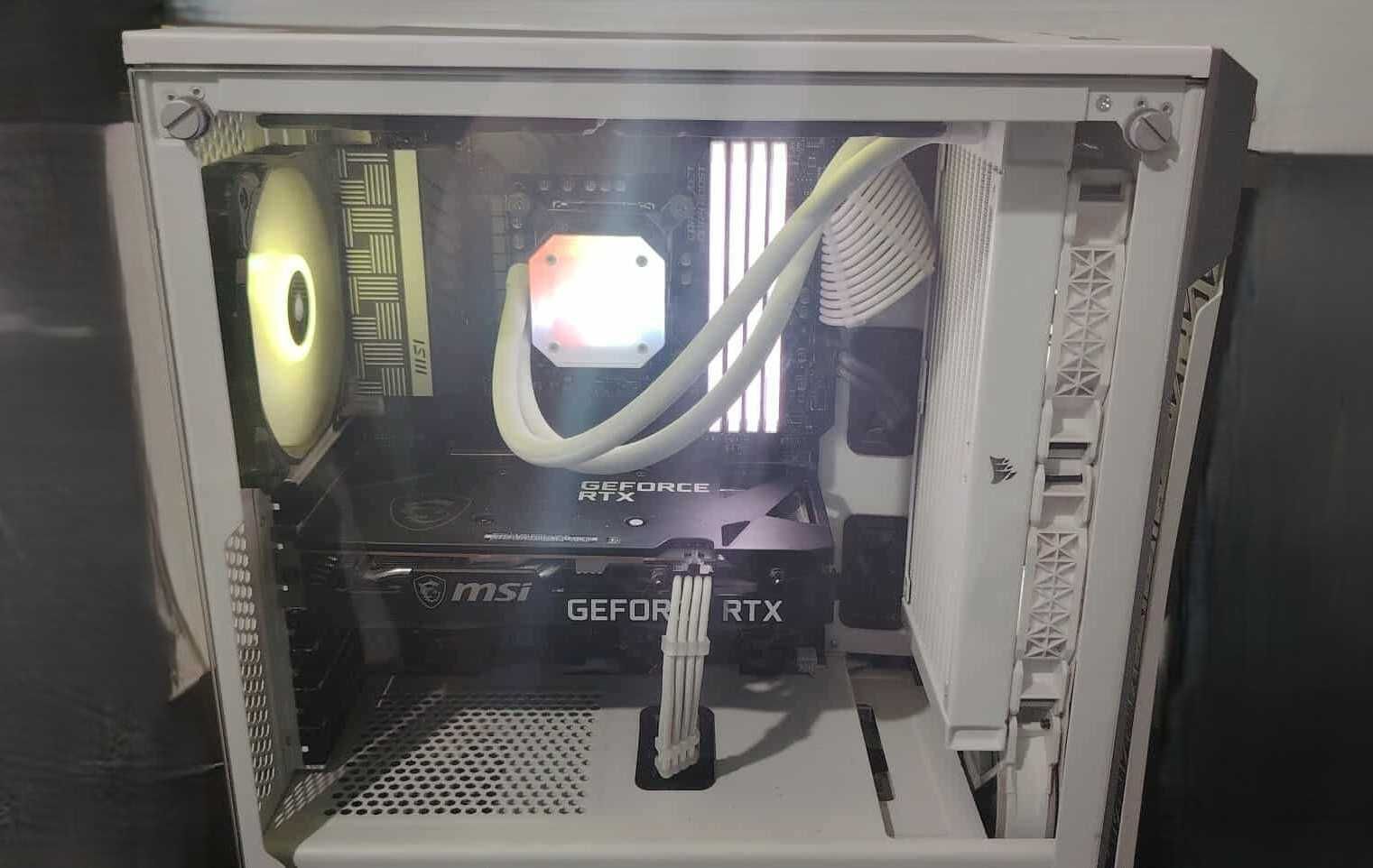 Геймърски компютър, i7-11700KF/RTX 3060/32GB RAM/Водно охлаждане