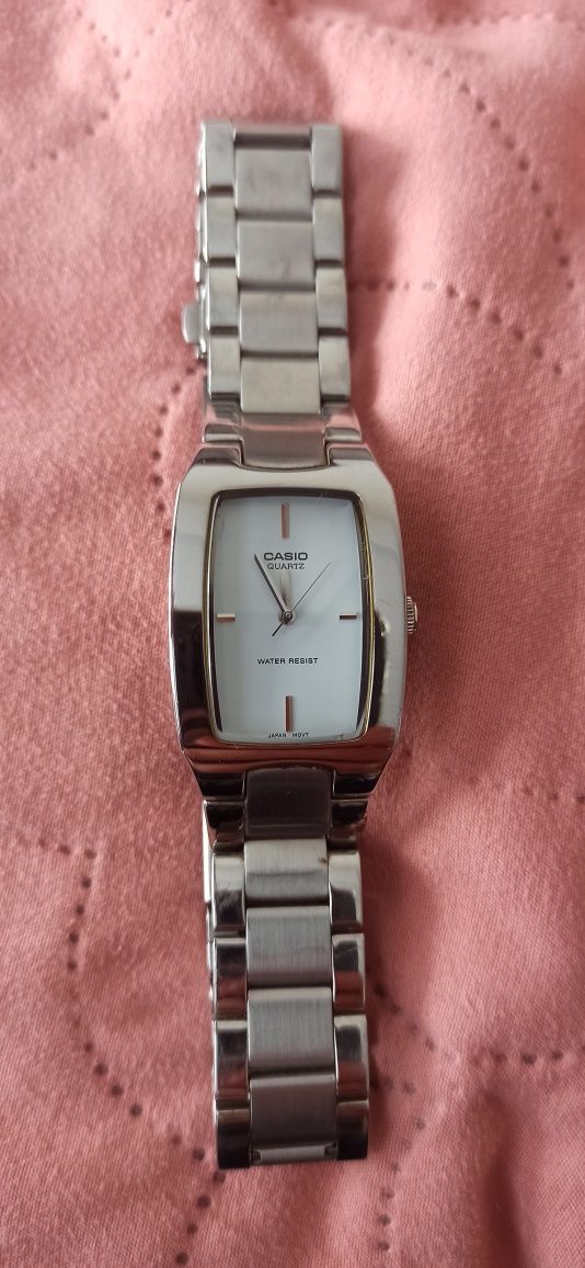 Часовници AKSEPT и CASIO
