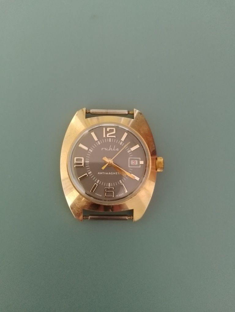 Часовник Ruhla antimagnetic