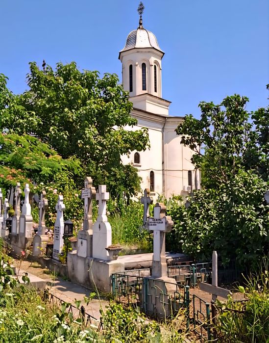 Vand loc de veci din Orașul Popești Leordeni!