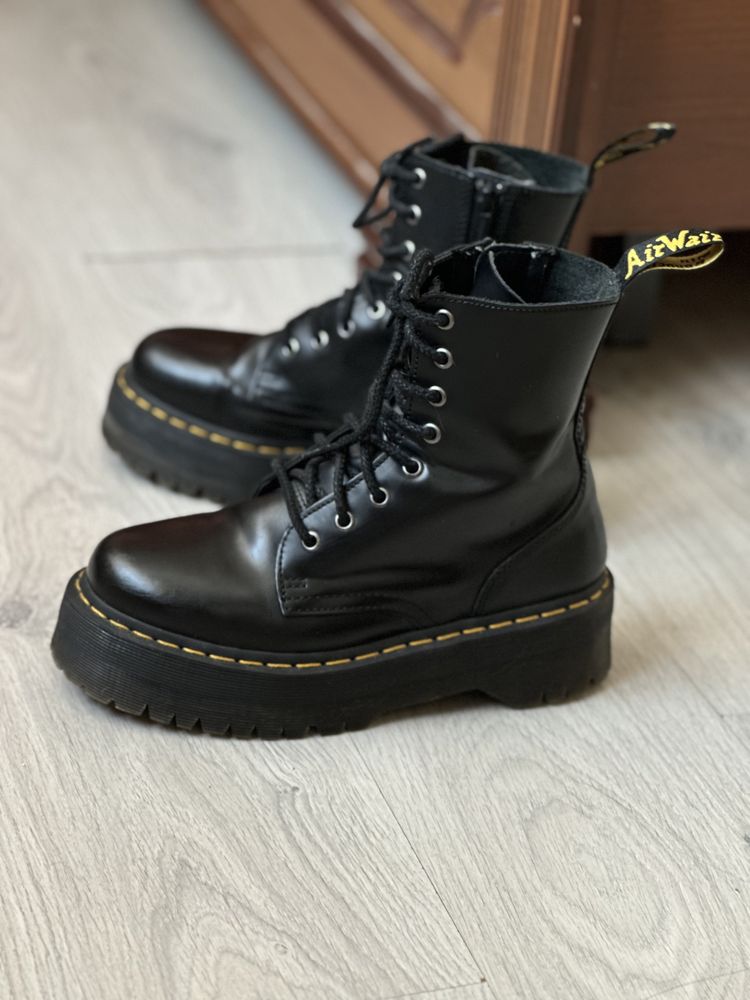 Dr. Martens JADON