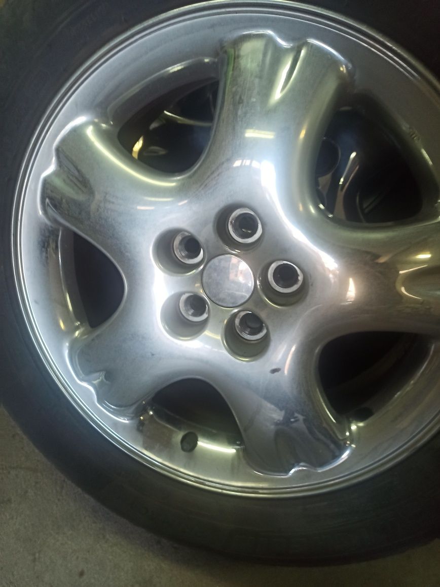 Гуми MICHELIN с джанти Chrysler 4бр