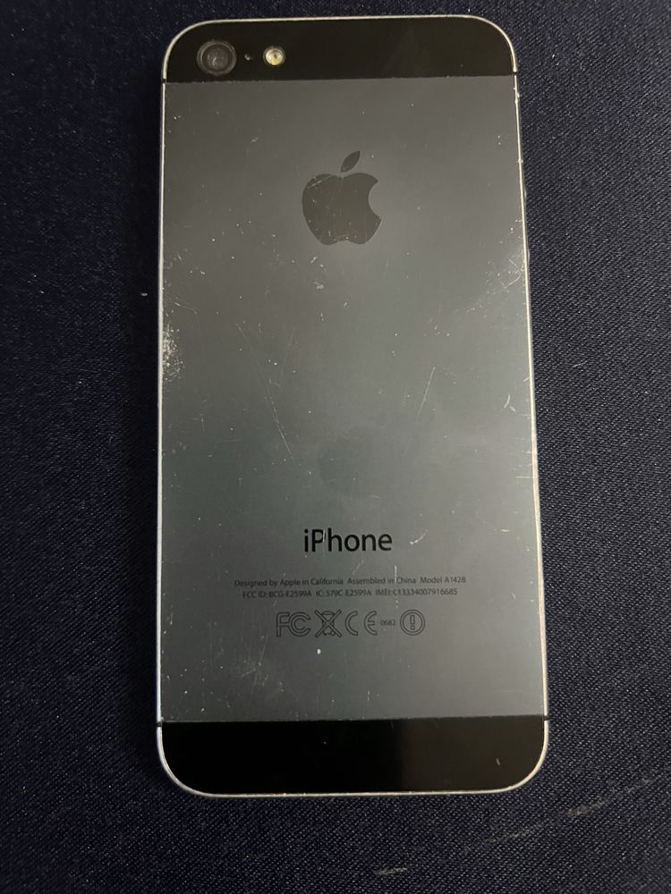 iPhone 5 , Модель: A1428 (16 ГБ, черный)