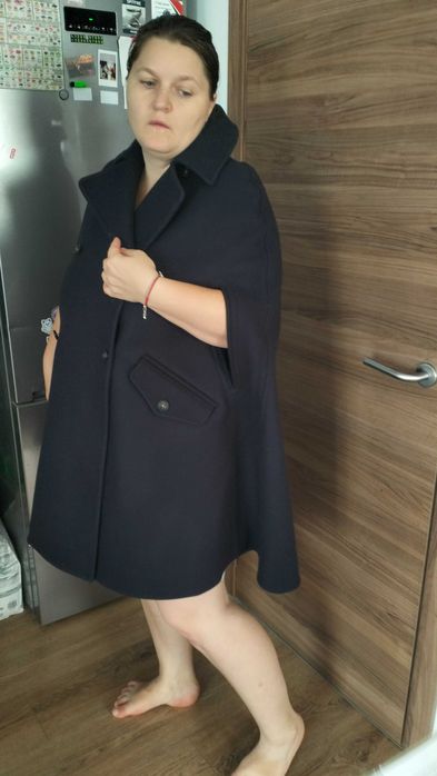 Mantou tip capă ARKET – lână premium Menchi Tessuti