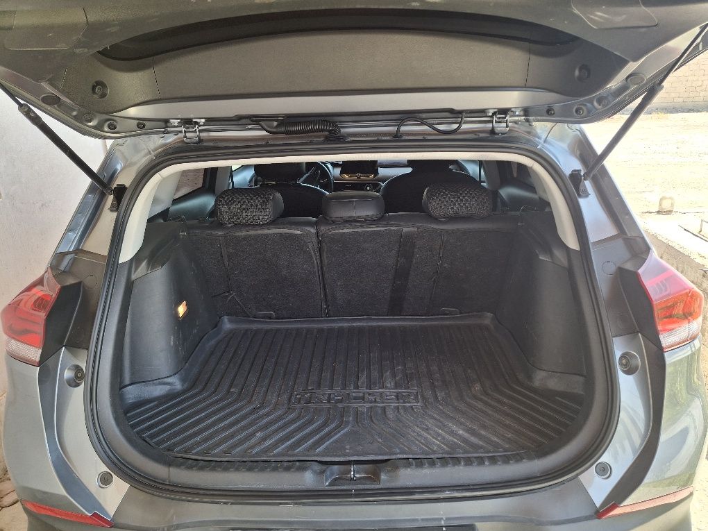 Tracker 2 premier sotiladi