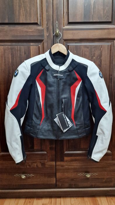 Vând geacă BMW de piele