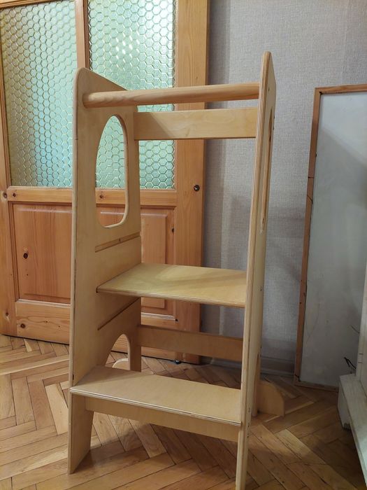 Монтесори обучителна кула