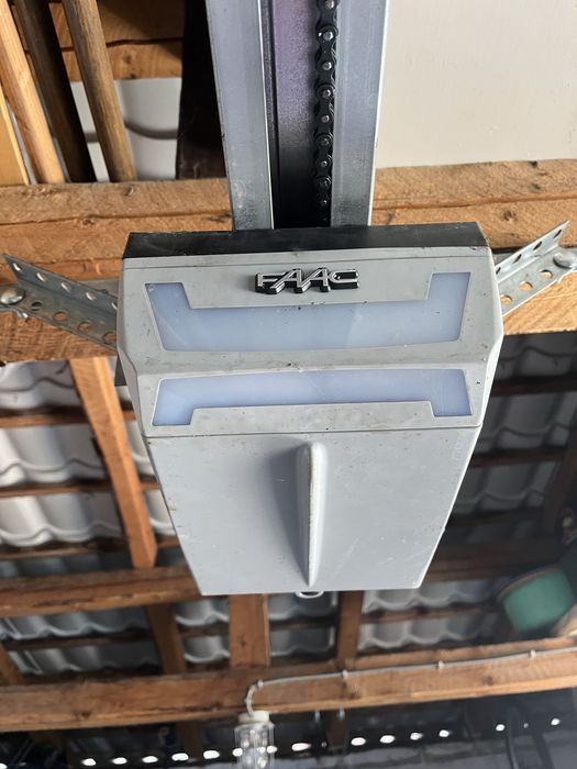Mecanism motor FAAC pt usa garaj automata cu sina
