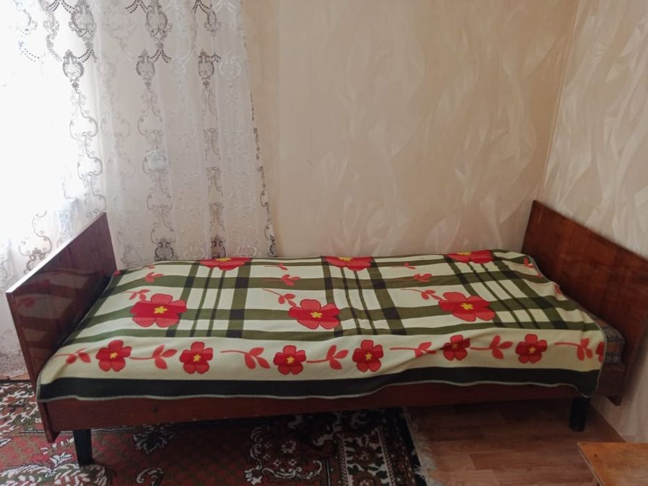 Кровать для спальной комнаты