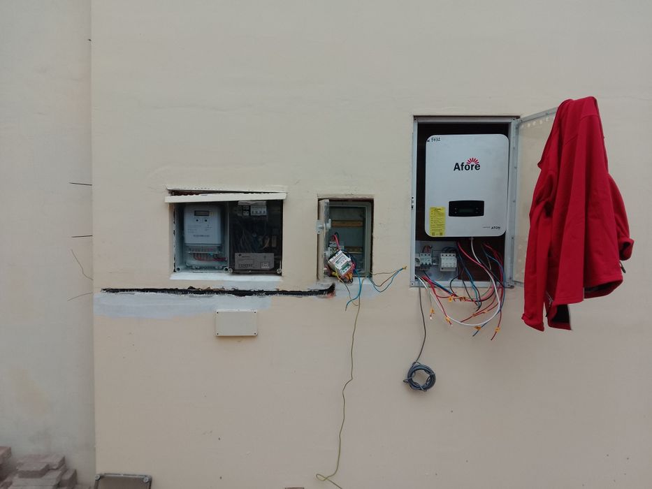 Stații încărcare auto, Panouri solare