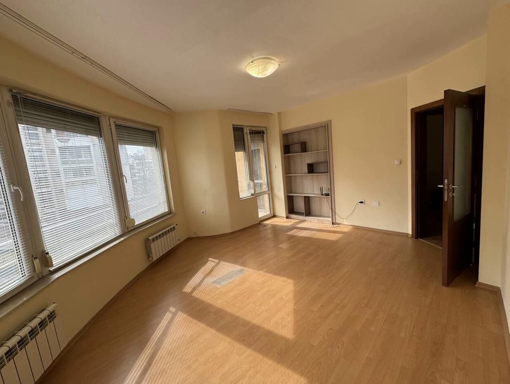 Дава се под наем Двустаен апартамент в Пловдив, Мараша - 68 кв.м за 408 € - Снимка #1