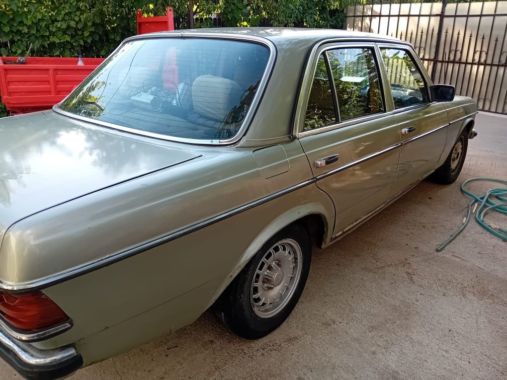 Mercedes w123 200 D