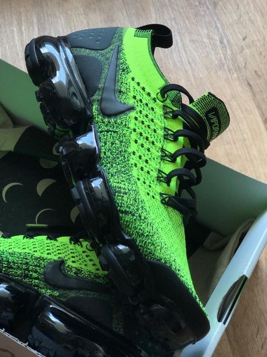 Adidasi Nike VaporMax noi