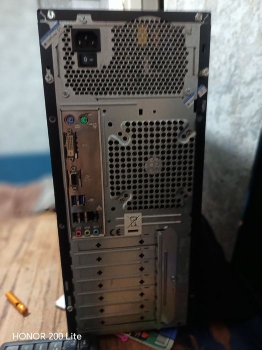 Офисный компьютер