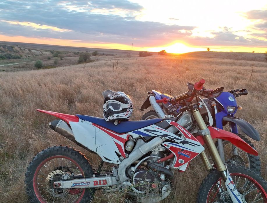 Vând Honda CRF 450 R Înmatriculata in Ro.