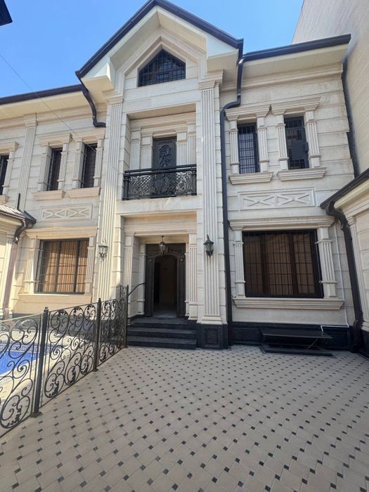 Продается Двух этажный дом.,