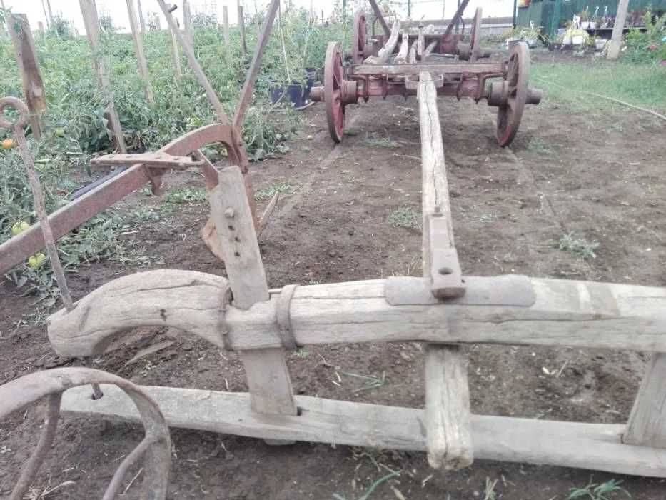 Caruta veche , autentica , cu jug si plug