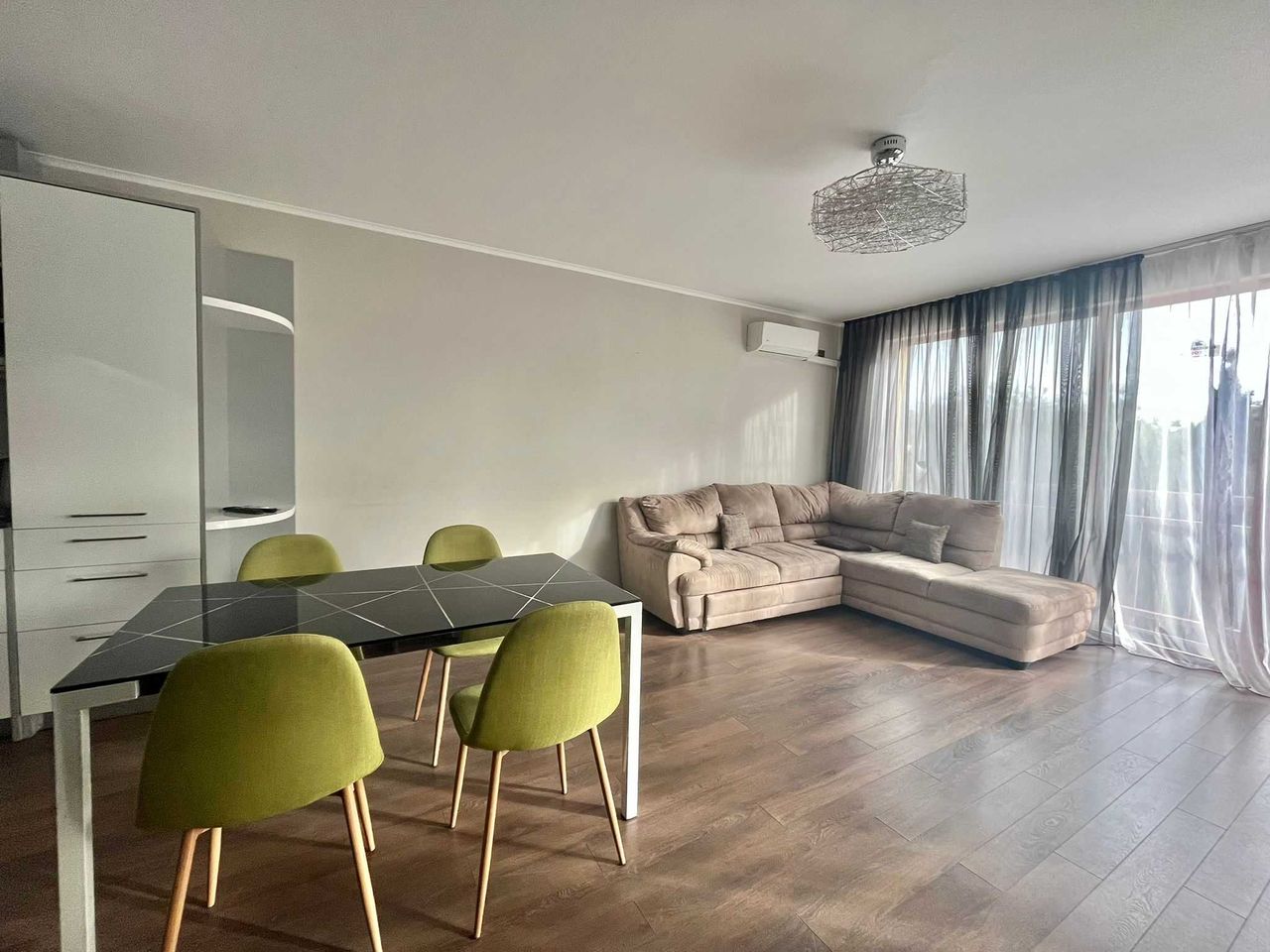 Дава се под наем Тристаен апартамент в Несебър - 70 кв.м за 600 € - Снимка #1