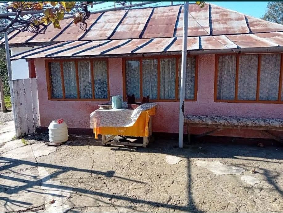 Vând casă de carămidă